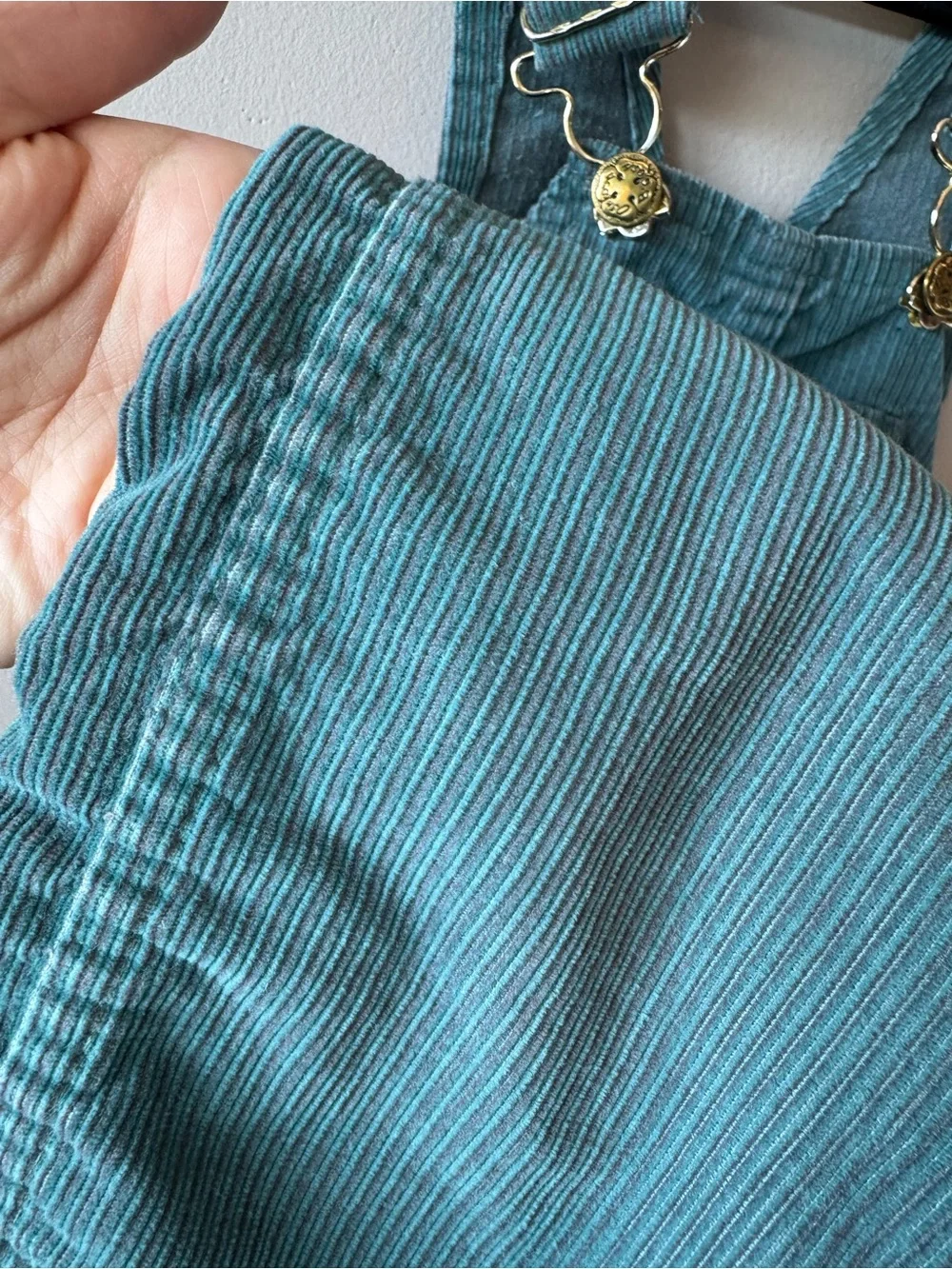 Vintage 1990s Osh Kosh B’Gosh Light Corduroy Green Pinstripe Overalls‎ Size 6